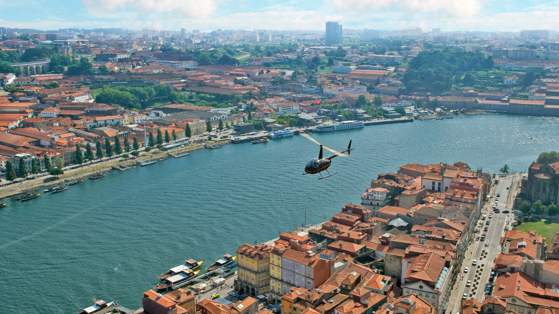 360º Porto: Walking Tour, Helicopter Ride & River Cruise